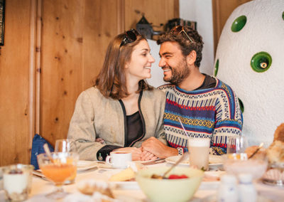 Pärchen beim Frühstücken