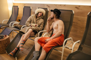 Pärchen im Wellnessbereich