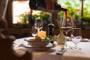 Speise mit Rotwein