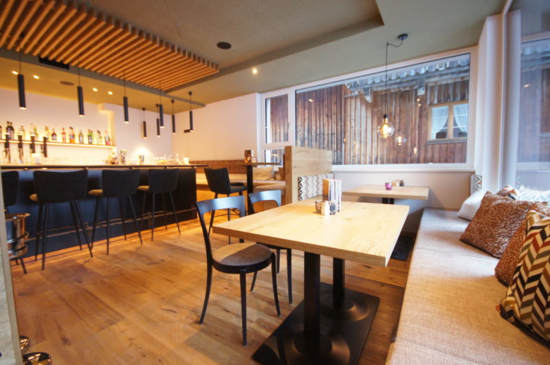 hotel bar